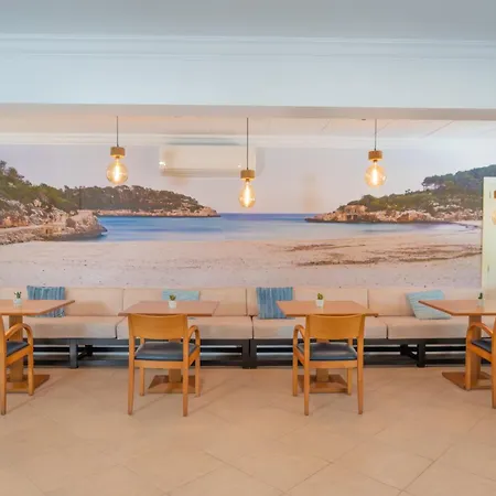 Playa Mondrago Hotel 3*