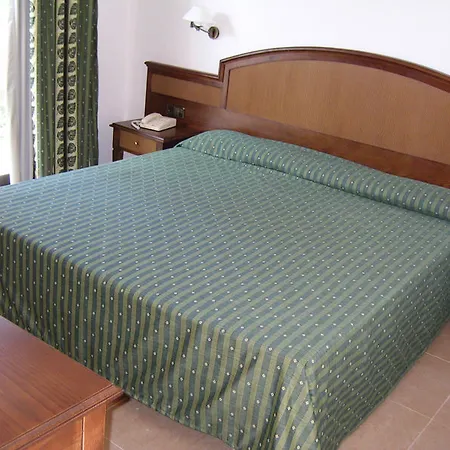 Hotel Playa Mondrago