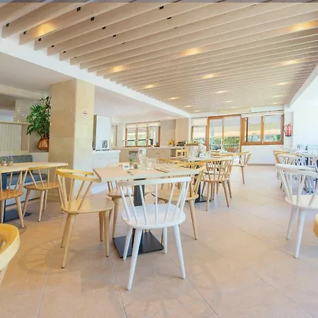 Hotel Playa Mondrago 3*