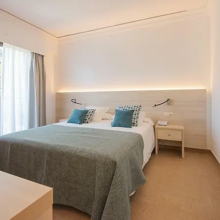 Hotel Playa Mondrago 3*