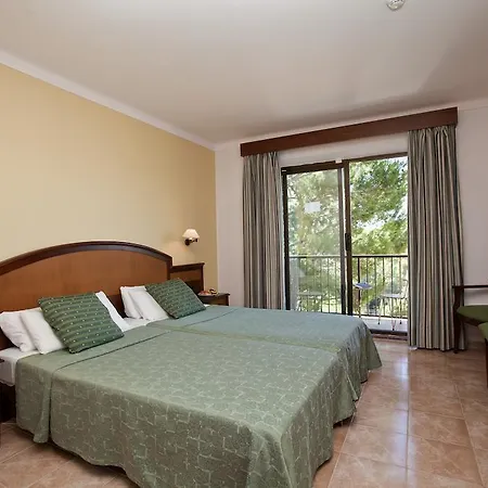 Hotel Playa Mondrago 3*