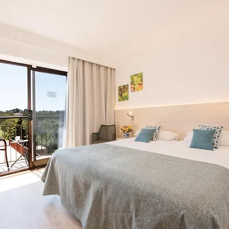 Playa Mondrago Hotel 3*